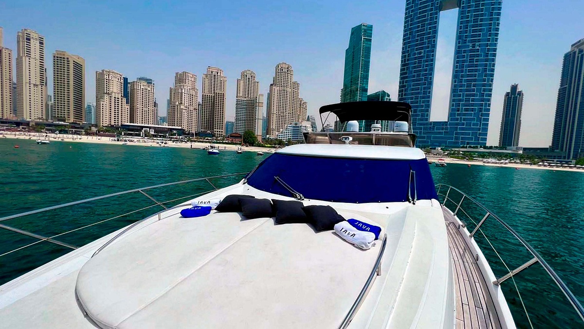 Арнеда яхты Sunseeker 64 с флайбриджем в Дубае, ОАЭ